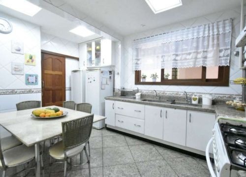 Casa à venda com 4 quartos, 256m² - Foto 17