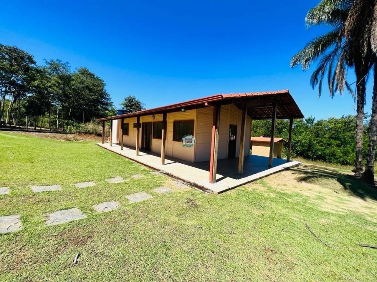 Chácara à venda com 3 quartos, 1656m² - Foto 1