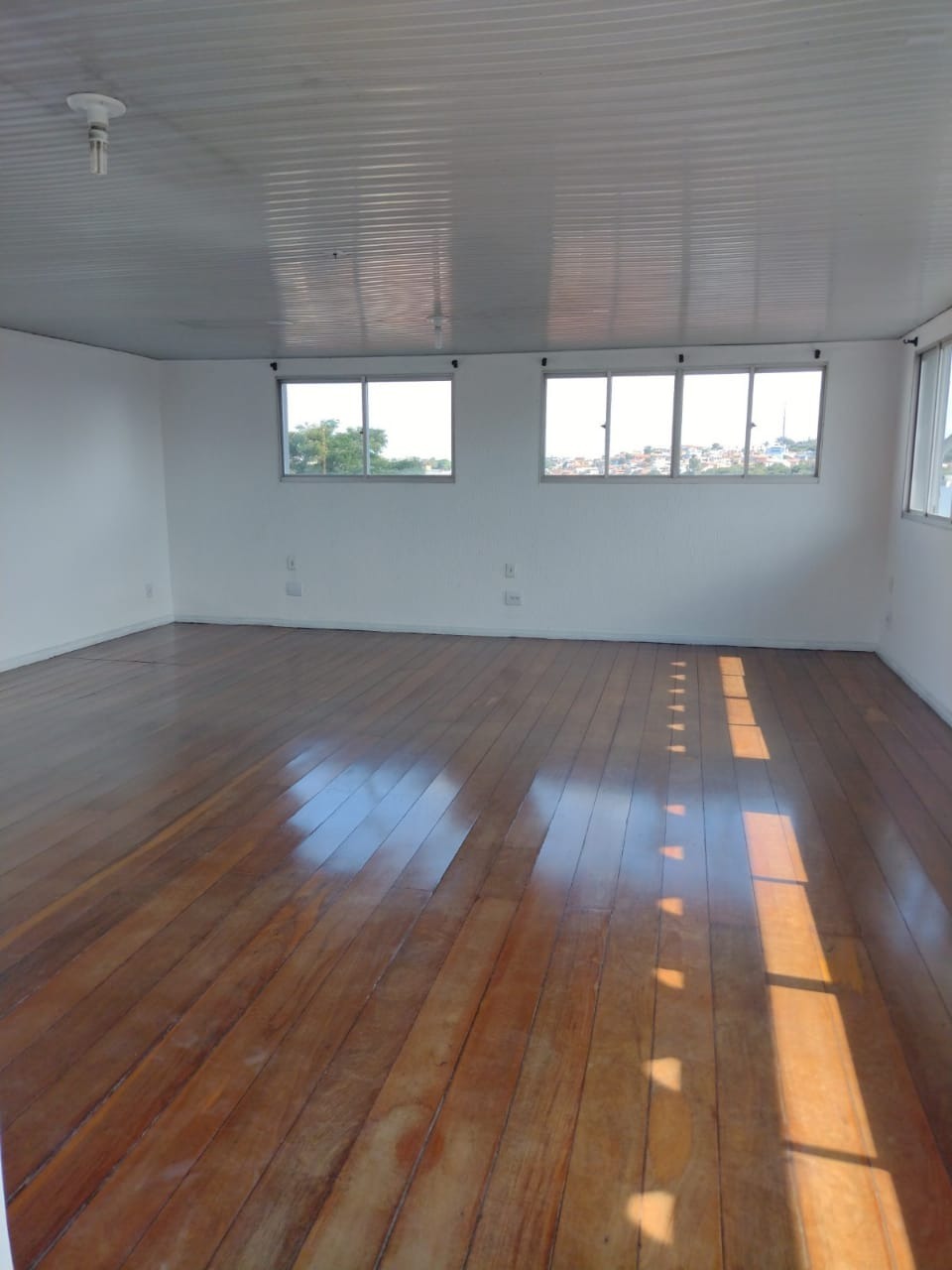 Casa à venda com 5 quartos, 500m² - Foto 1