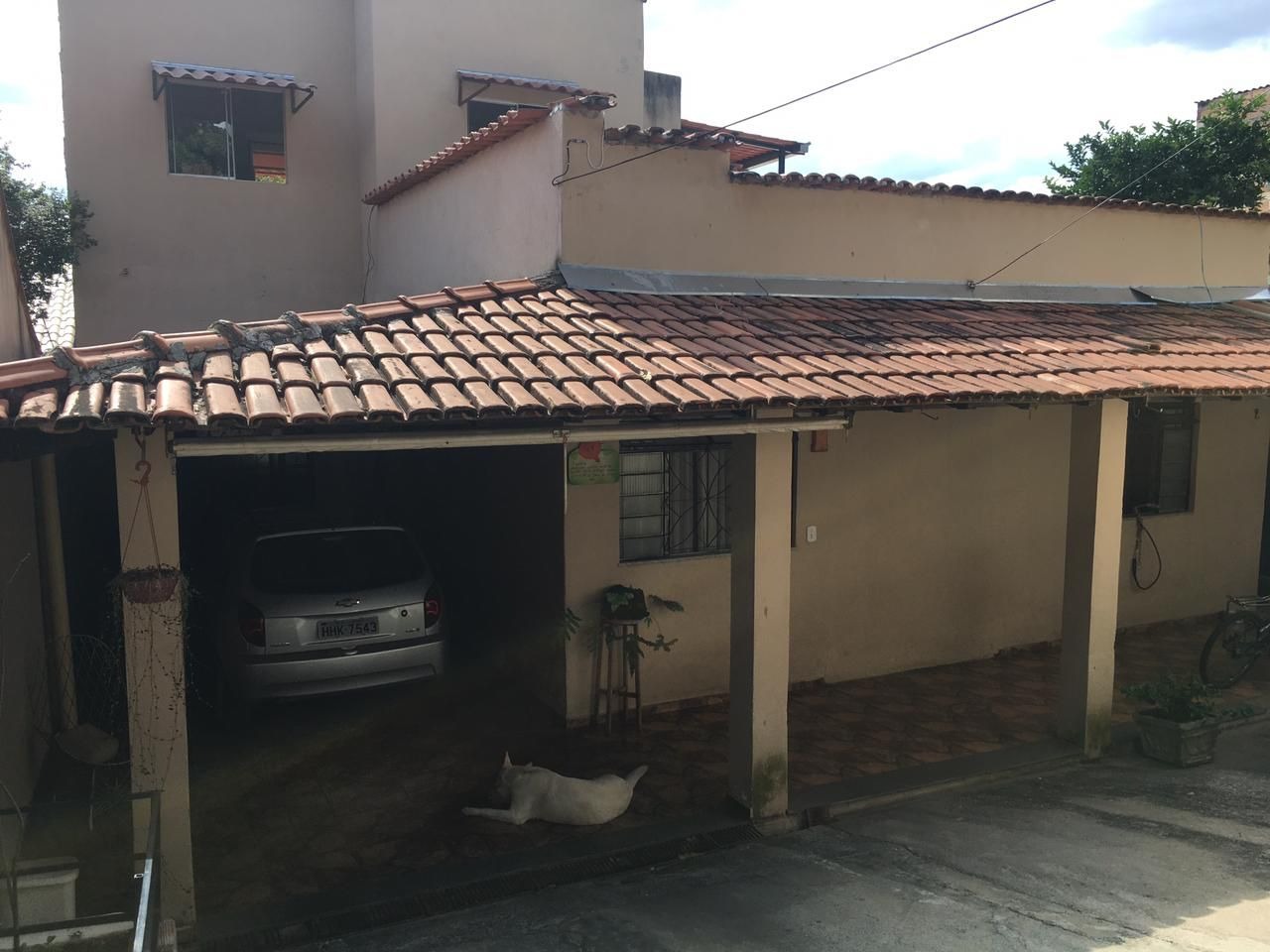 Casa à venda com 6 quartos, 160m² - Foto 1