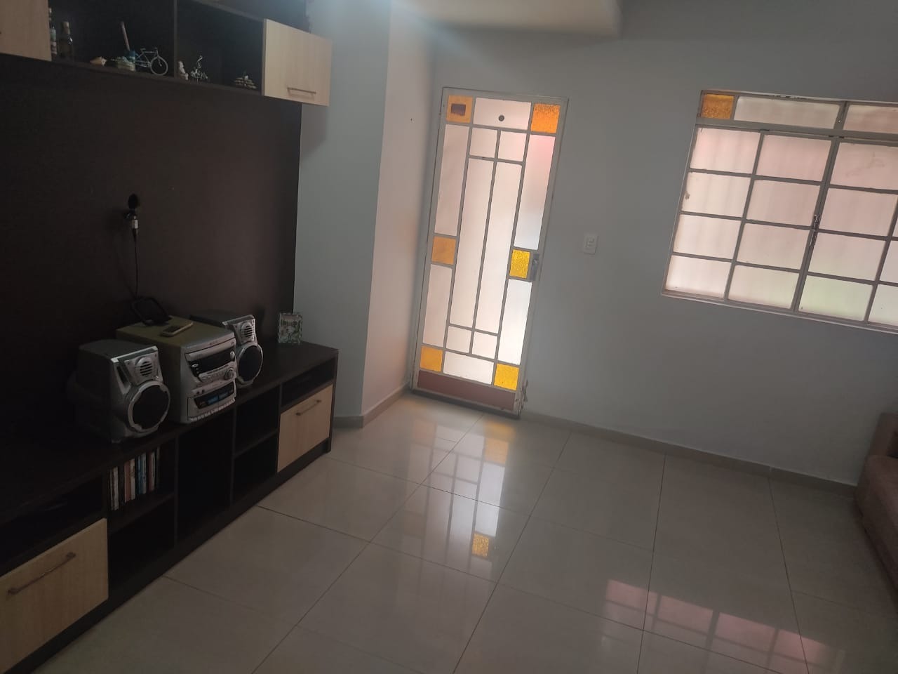 Casa à venda com 2 quartos, 93m² - Foto 1