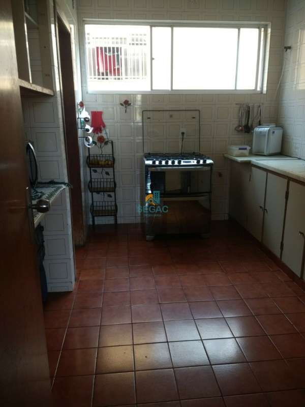 Apartamento à venda com 3 quartos, 137m² - Foto 3