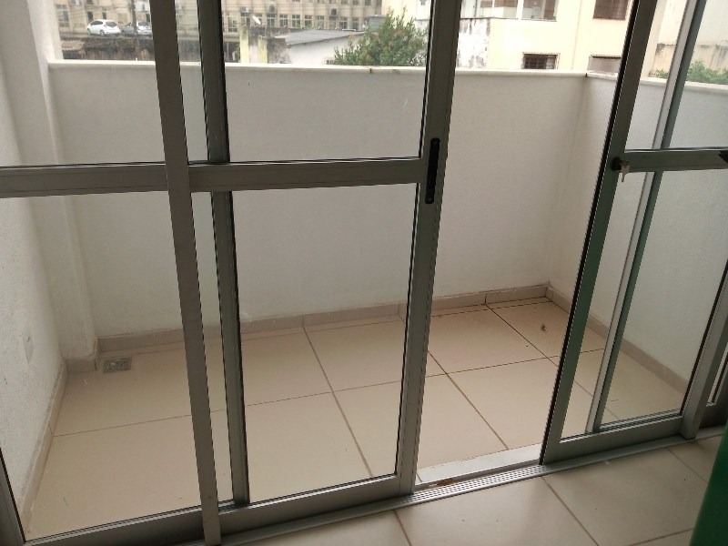 Apartamento à venda com 2 quartos, 58m² - Foto 2