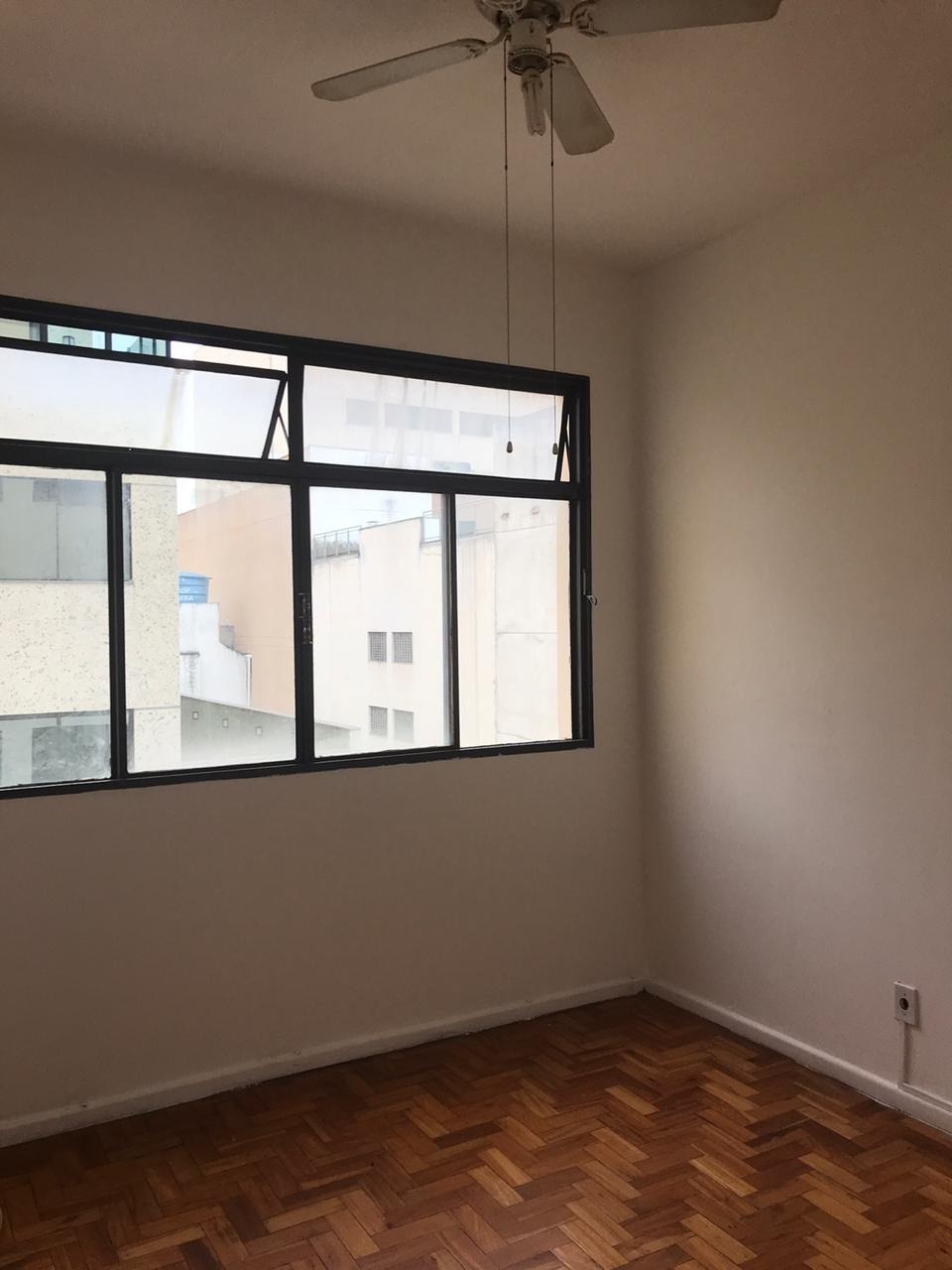 Apartamento à venda com 3 quartos, 90m² - Foto 3