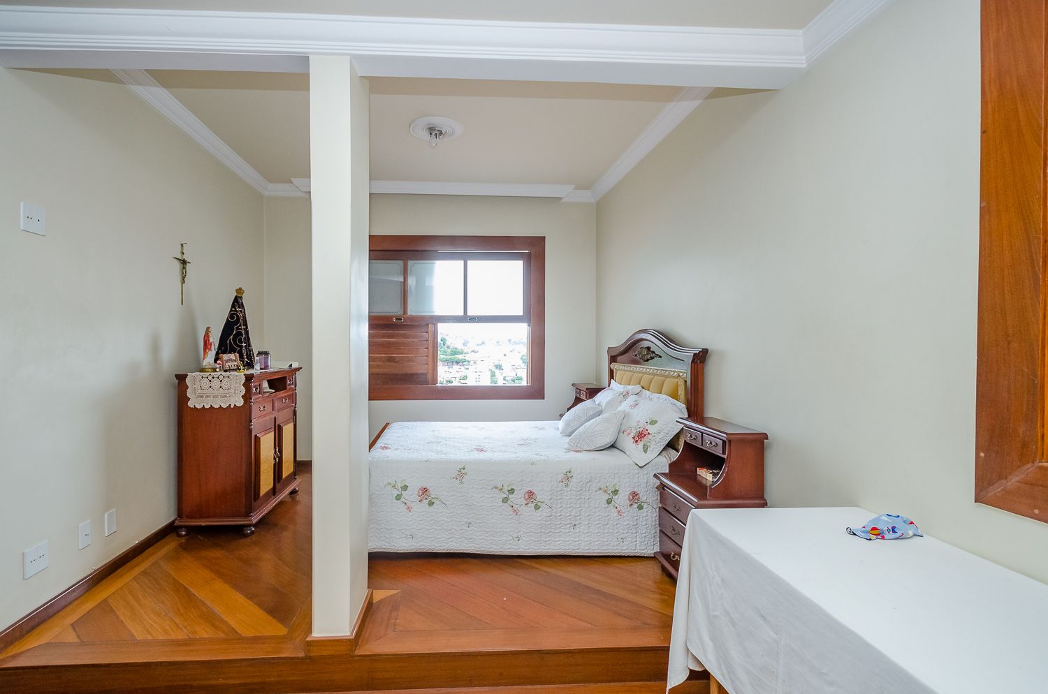 Casa à venda com 6 quartos, 360m² - Foto 12