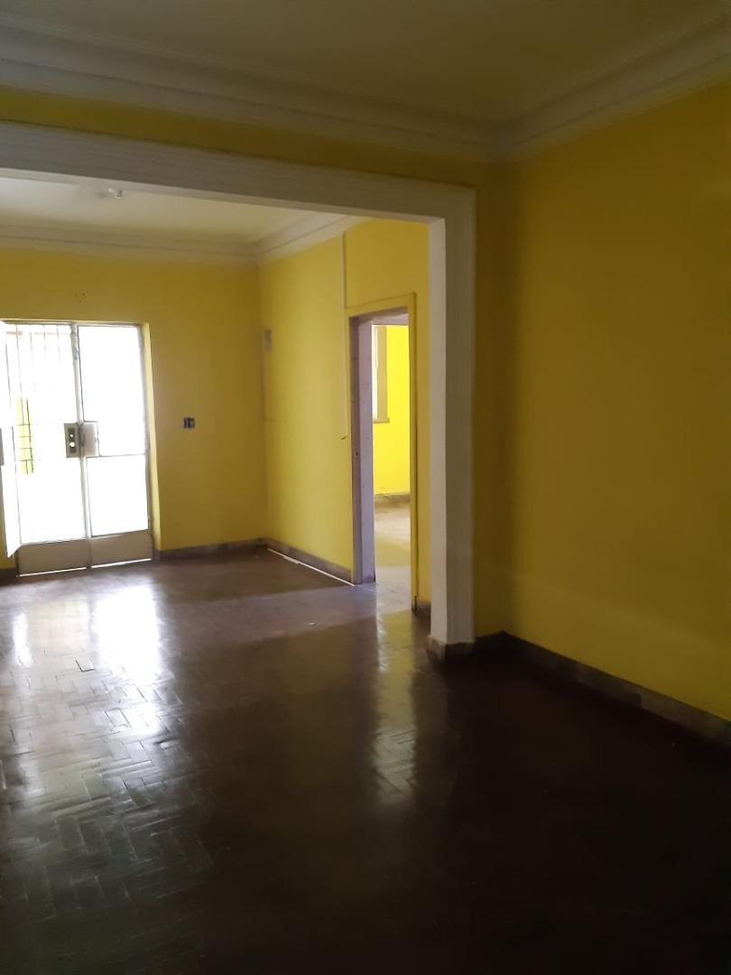 Casa para alugar com 4 quartos, 400m² - Foto 4