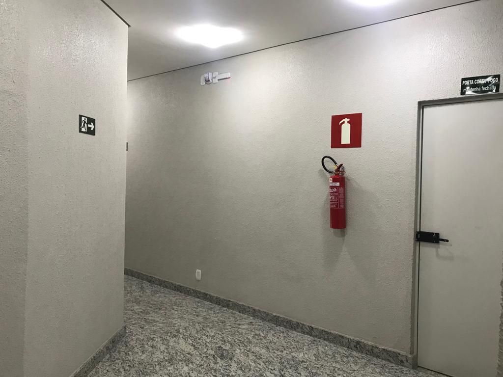 Apartamento à venda com 2 quartos, 98m² - Foto 2