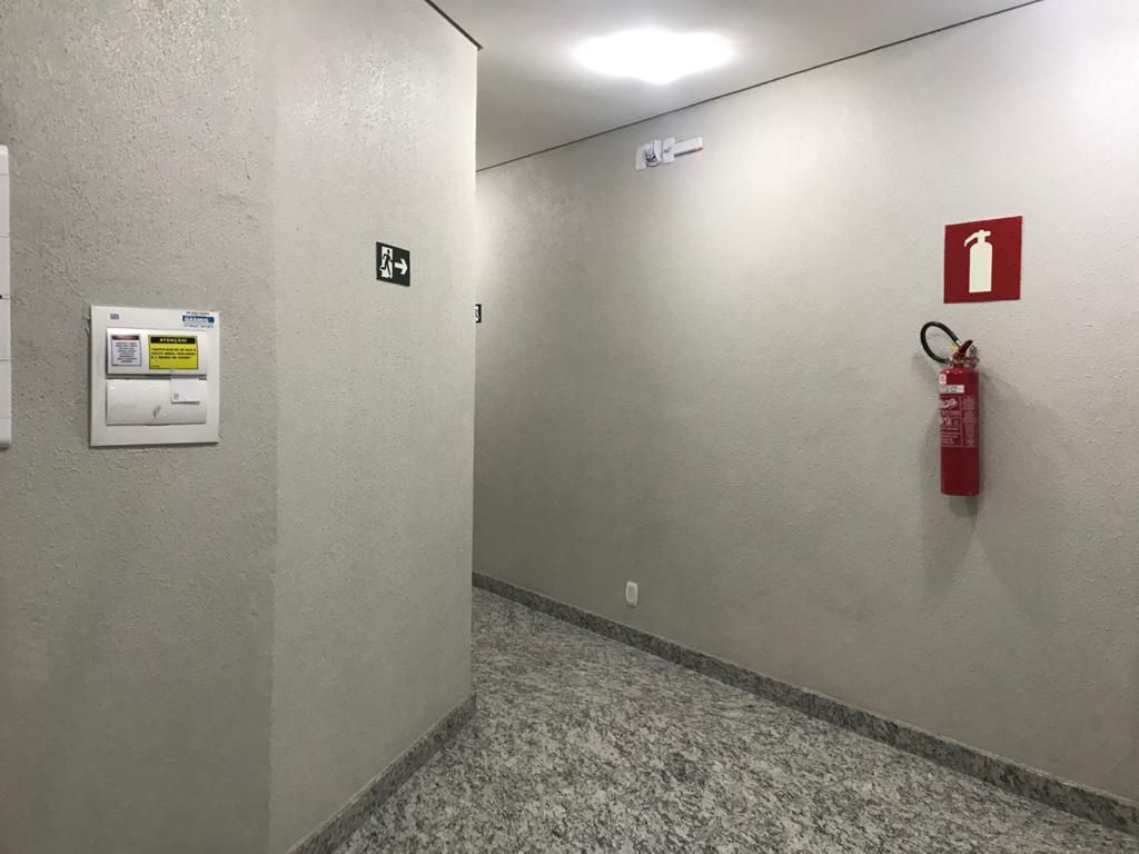 Apartamento à venda com 2 quartos, 98m² - Foto 3