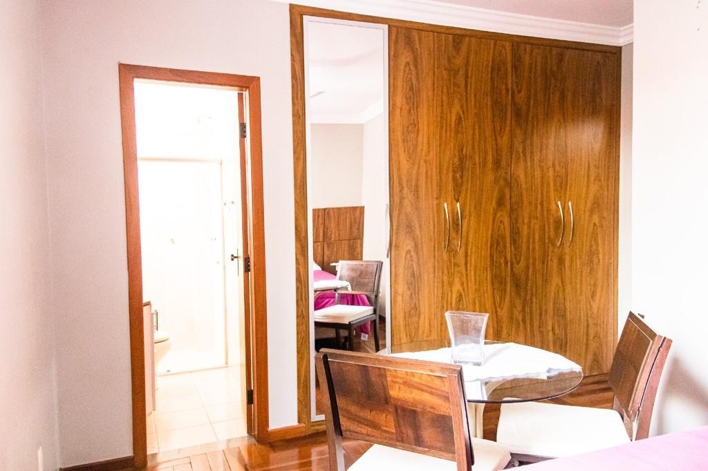 Apartamento à venda com 3 quartos, 142m² - Foto 10