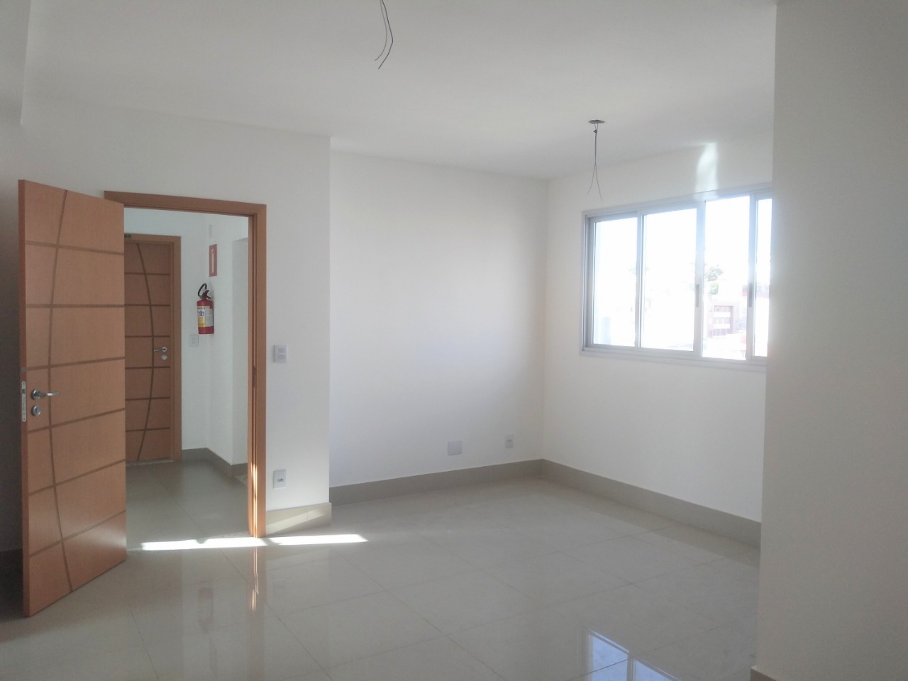 Apartamento à venda com 3 quartos, 80m² - Foto 2