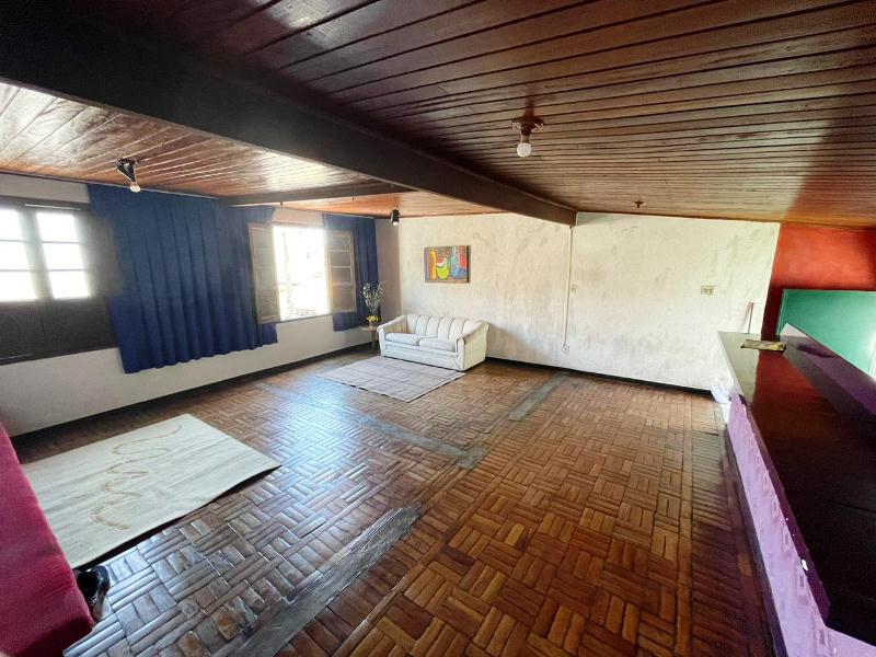 Casa à venda com 3 quartos, 386m² - Foto 2