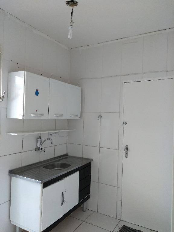 Apartamento à venda com 3 quartos, 84m² - Foto 2