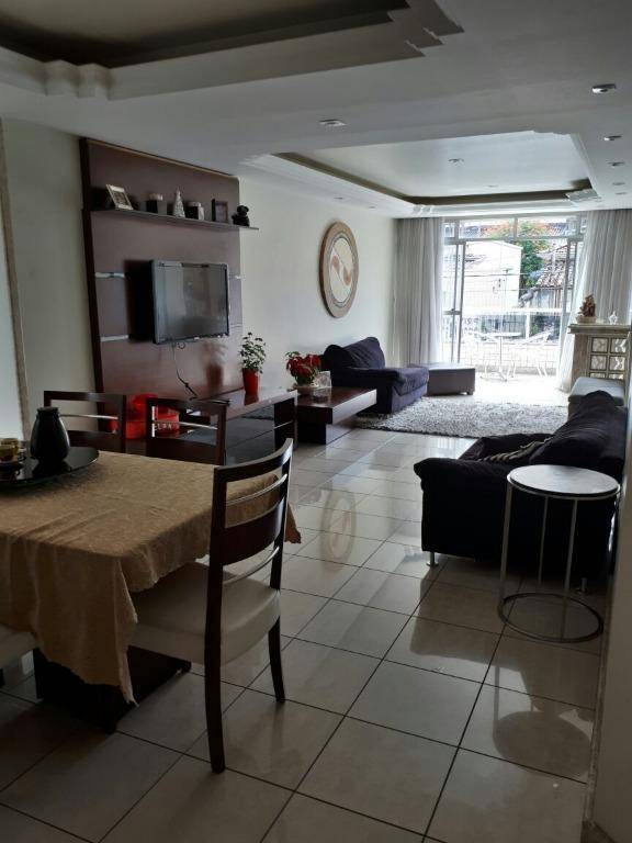 Apartamento à venda com 4 quartos, 300m² - Foto 2