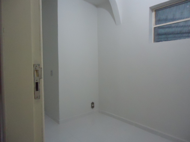 Apartamento à venda com 2 quartos, 65m² - Foto 2