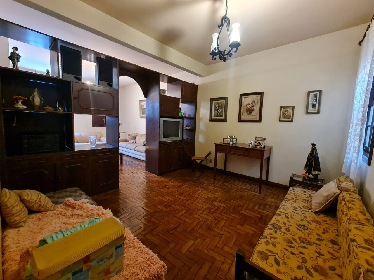 Casa à venda com 6 quartos, 247m² - Foto 12