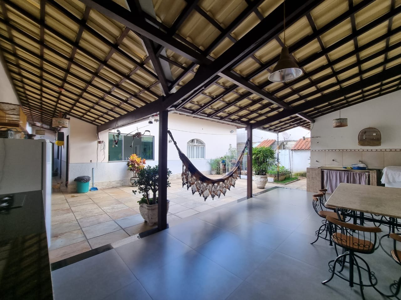 Casa à venda com 4 quartos, 235m² - Foto 4