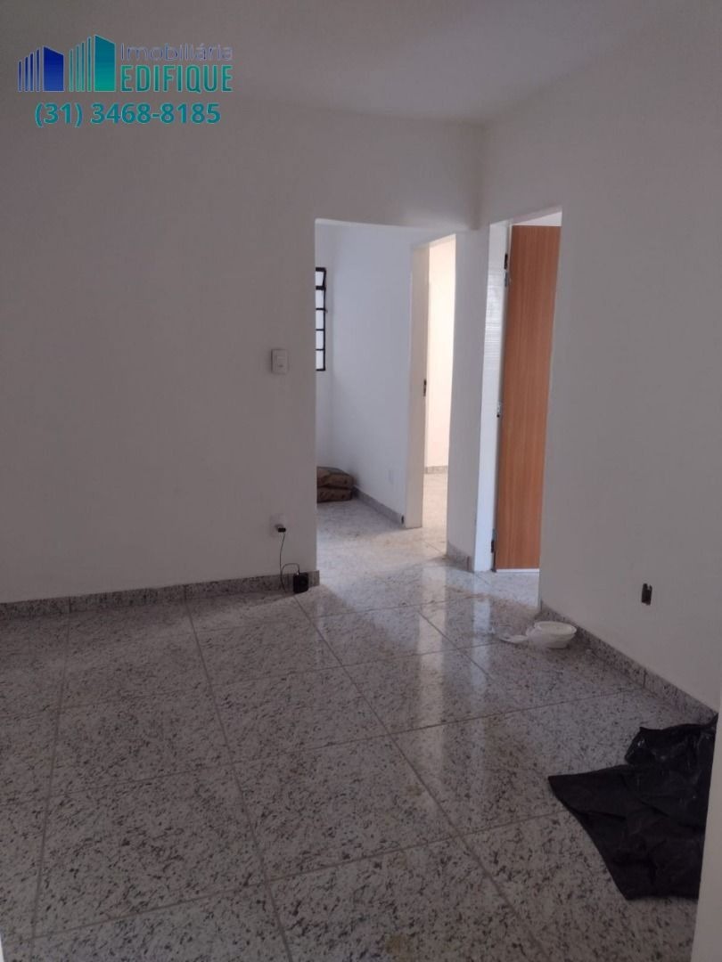 Casa à venda com 5 quartos, 360m² - Foto 1