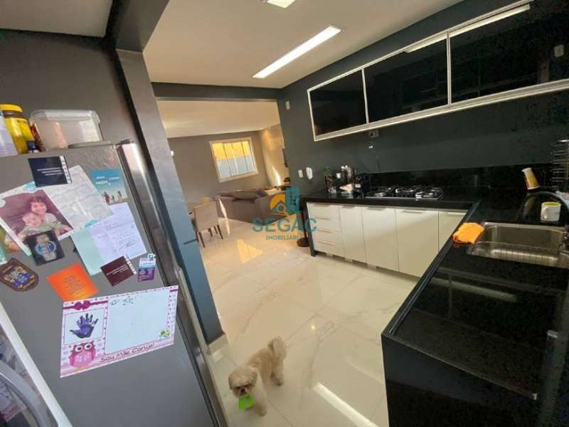 Apartamento à venda com 3 quartos, 145m² - Foto 3