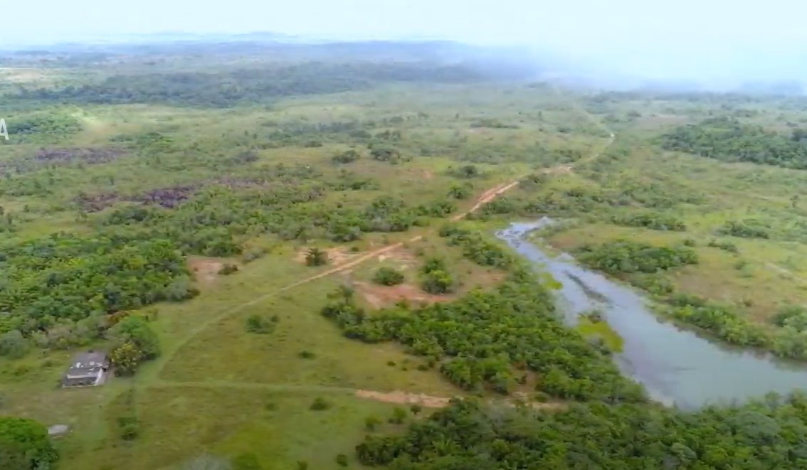 Chácara à venda com 2 quartos, 20000000m² - Foto 1