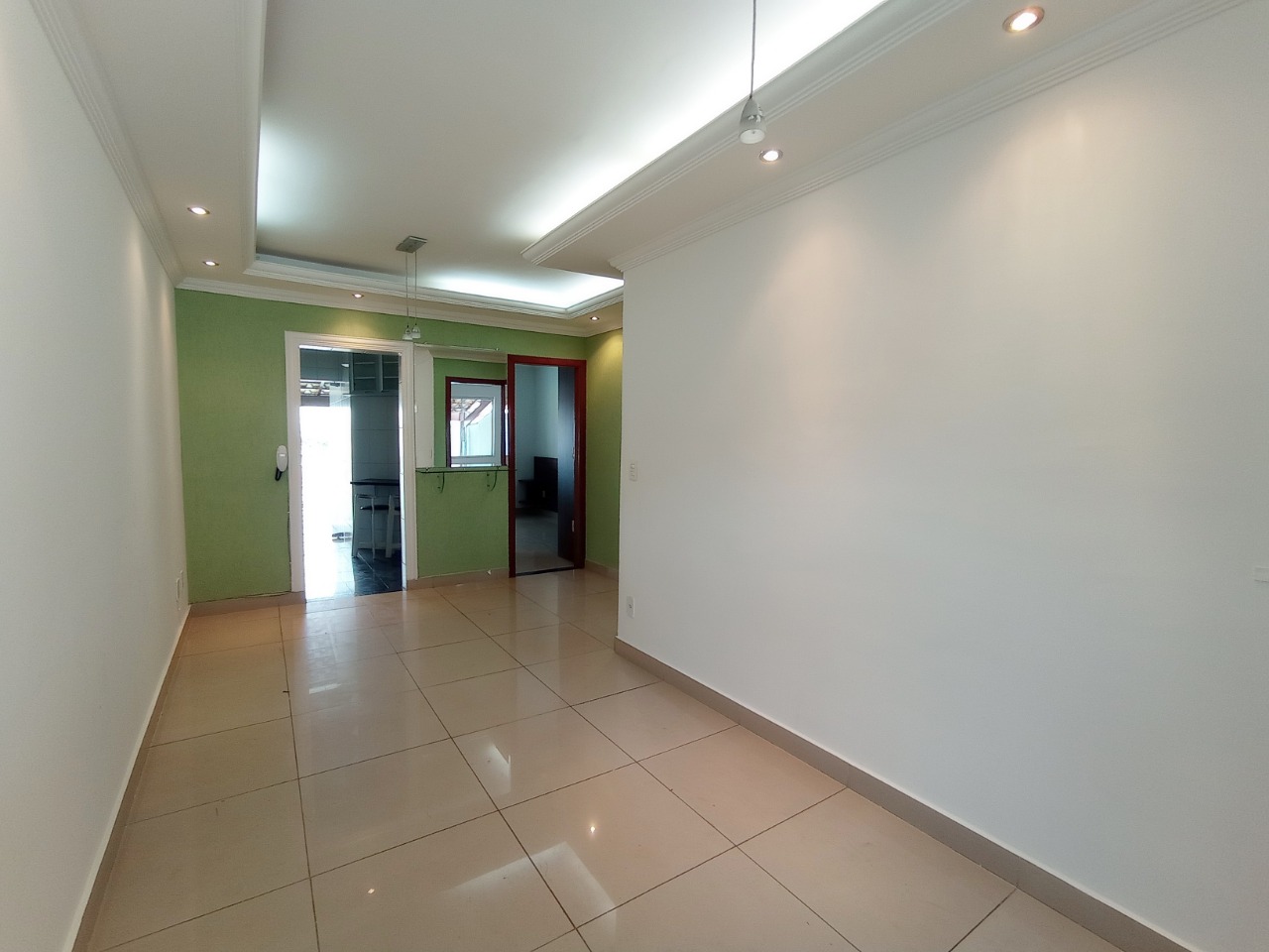 Casa à venda com 3 quartos, 139m² - Foto 1