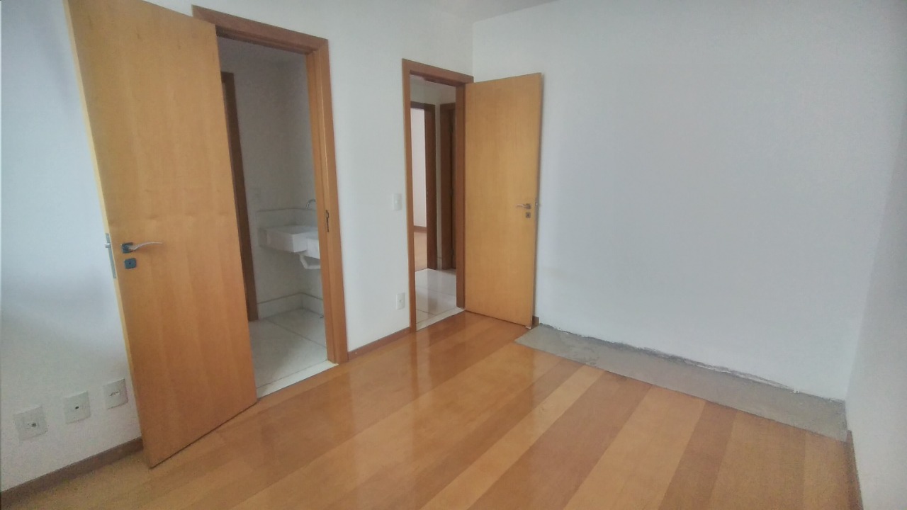 Apartamento à venda com 4 quartos, 145m² - Foto 9