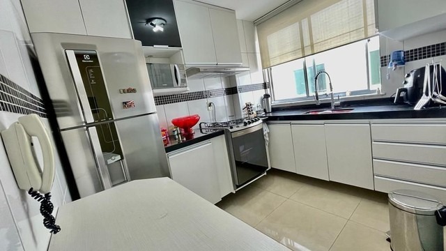 Apartamento à venda com 3 quartos, 240m² - Foto 6