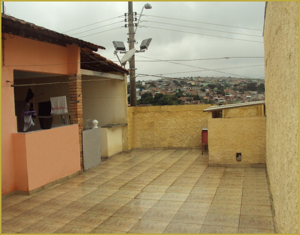 Casa à venda com 2 quartos, 120m² - Foto 2