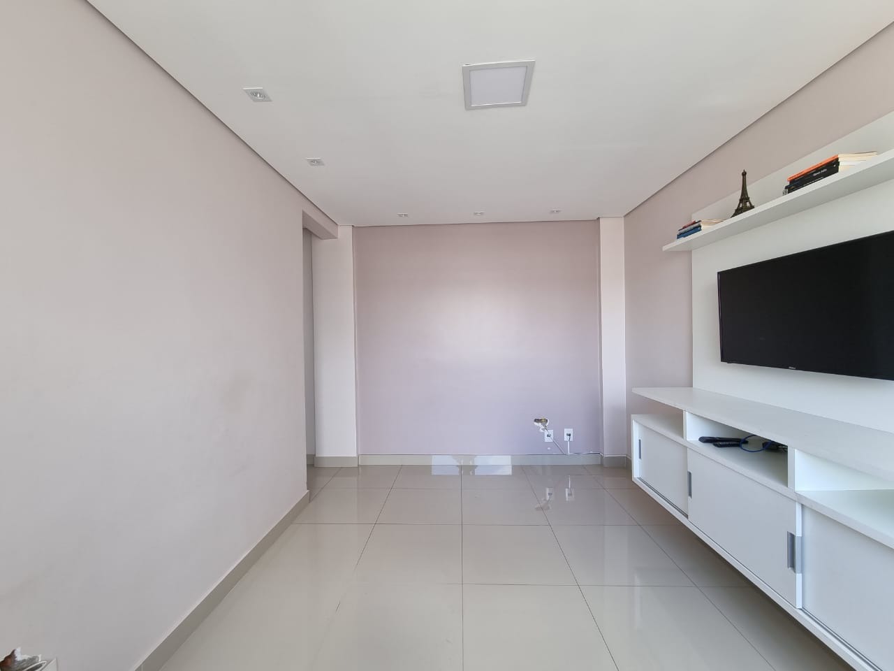 Apartamento à venda com 2 quartos, 47m² - Foto 2