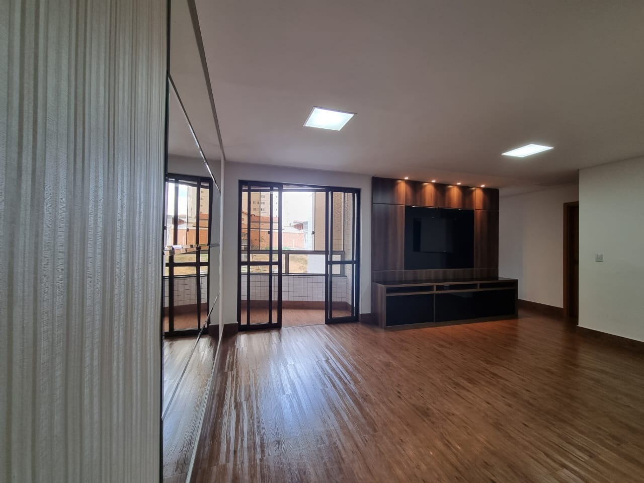 Apartamento à venda com 3 quartos, 145m² - Foto 5