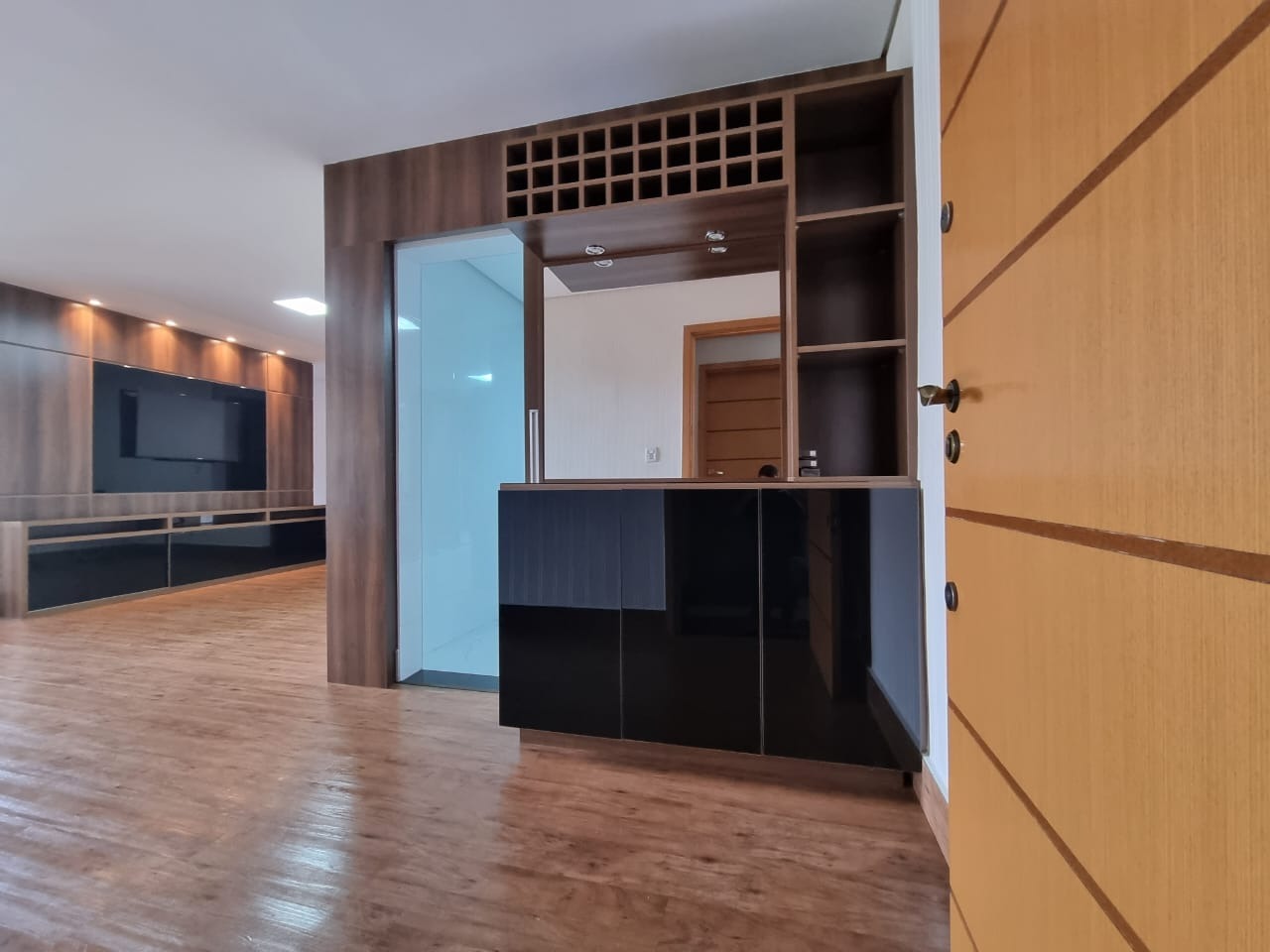 Apartamento à venda com 3 quartos, 145m² - Foto 4