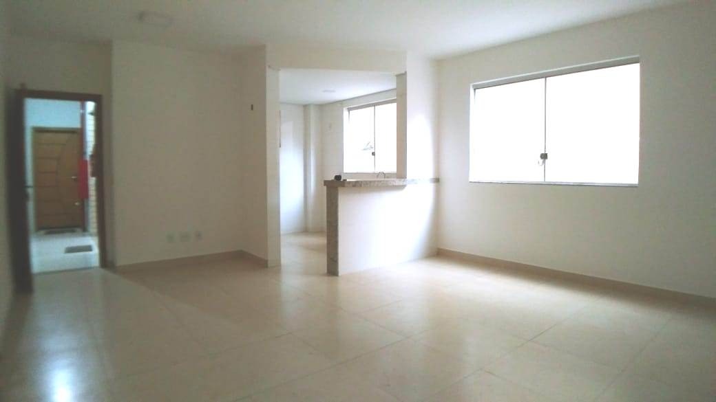 Apartamento à venda com 2 quartos, 70m² - Foto 4