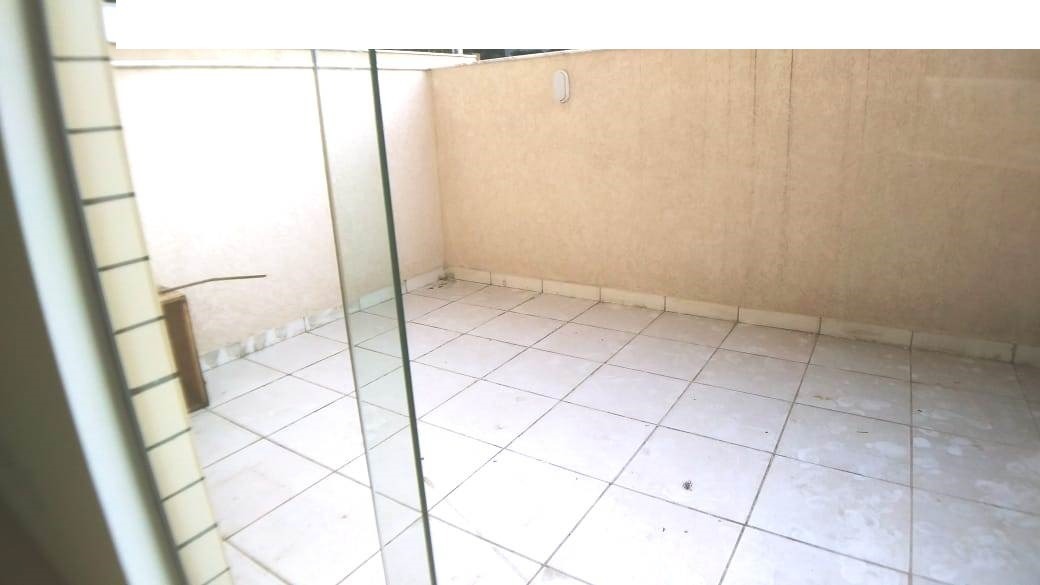 Apartamento à venda com 2 quartos, 70m² - Foto 12