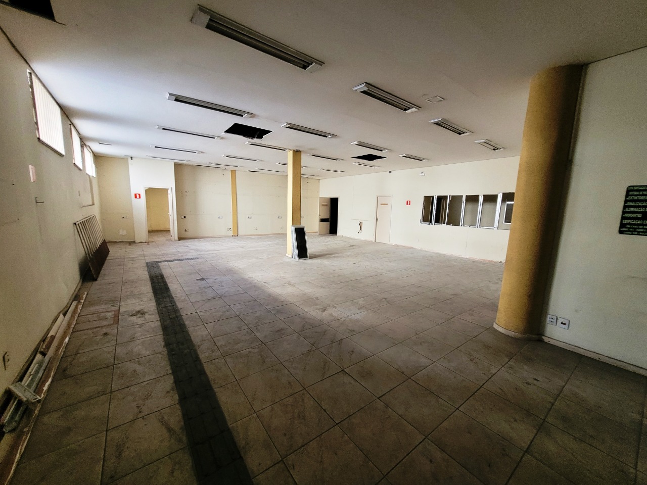 Loja-Salão para alugar com 3 quartos, 420m² - Foto 1