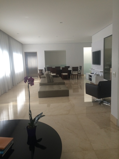 Casa à venda com 4 quartos, 600m² - Foto 17