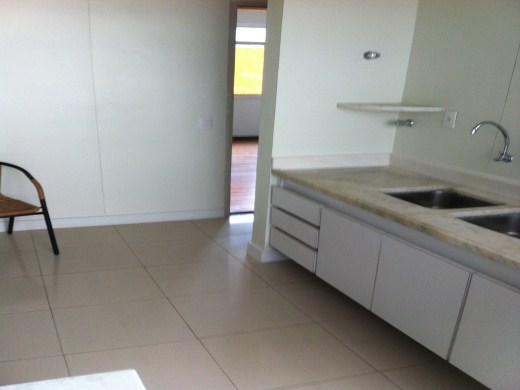 Apartamento à venda com 4 quartos, 190m² - Foto 9