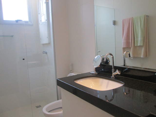 Apartamento à venda com 2 quartos, 67m² - Foto 4