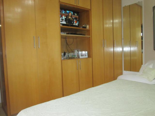 Apartamento à venda com 4 quartos, 137m² - Foto 15