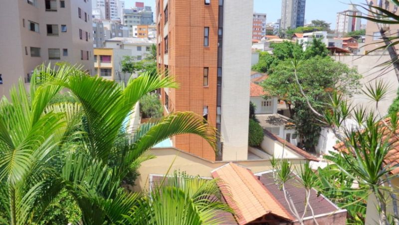 Casa à venda com 4 quartos, 450m² - Foto 8