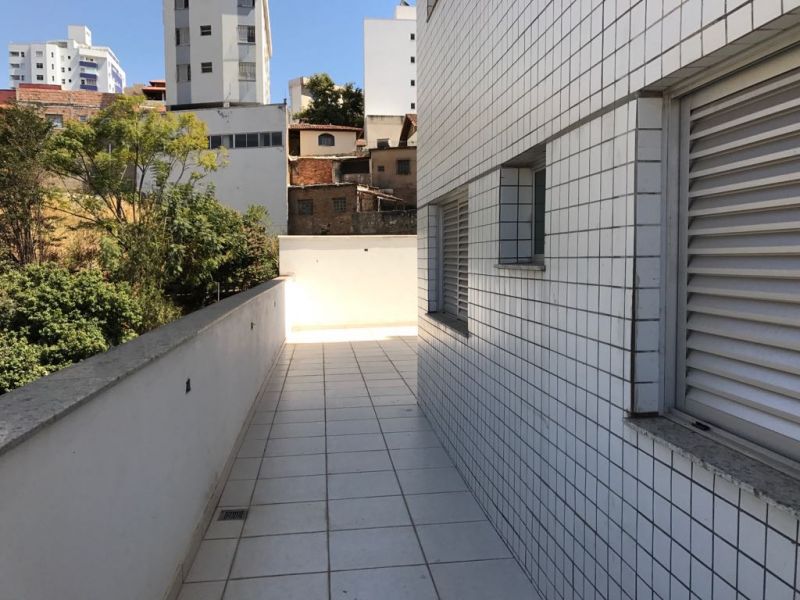 Apartamento à venda com 3 quartos, 208m² - Foto 6