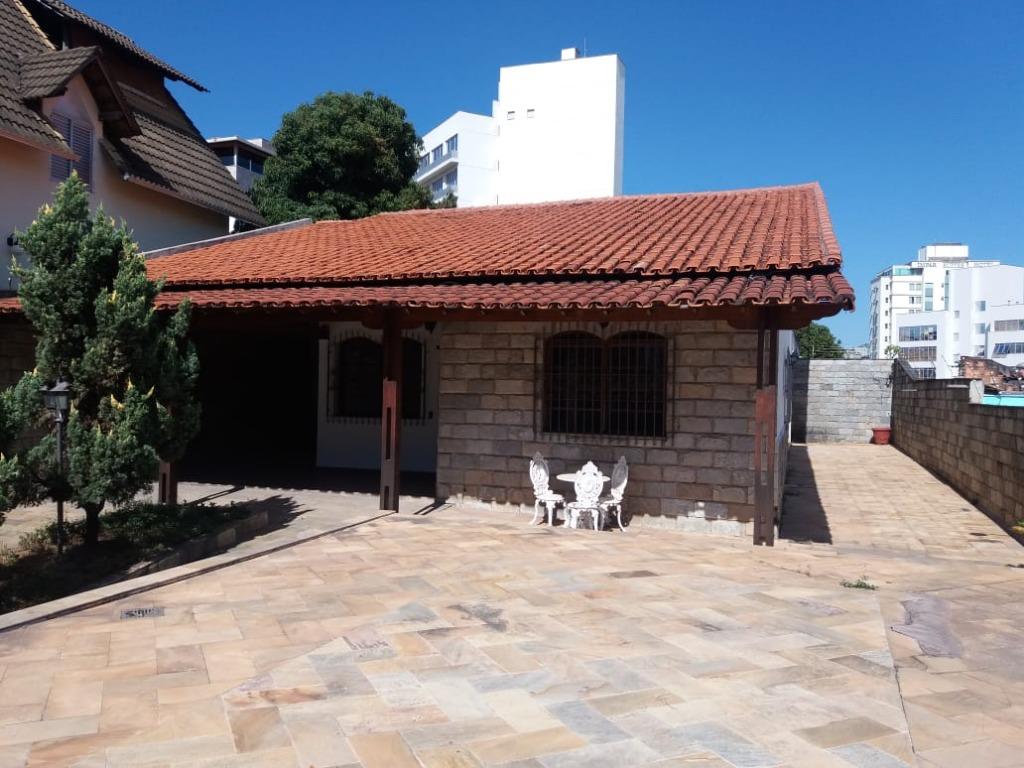 Casa à venda com 3 quartos, 280m² - Foto 1