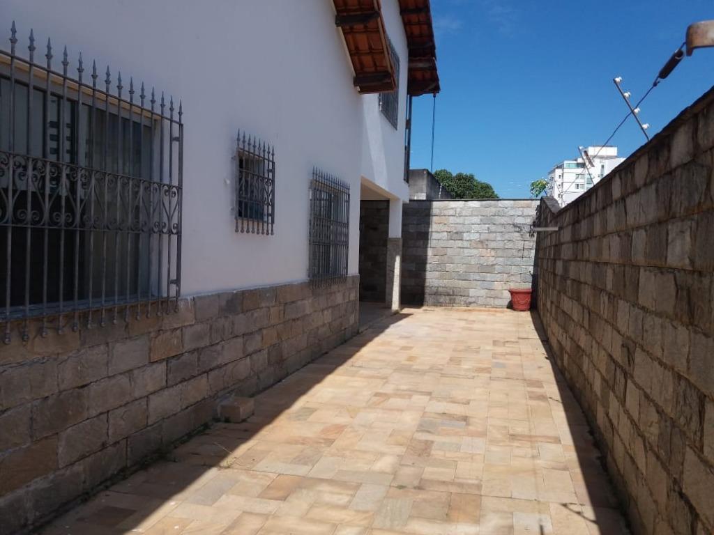 Casa à venda com 3 quartos, 280m² - Foto 7