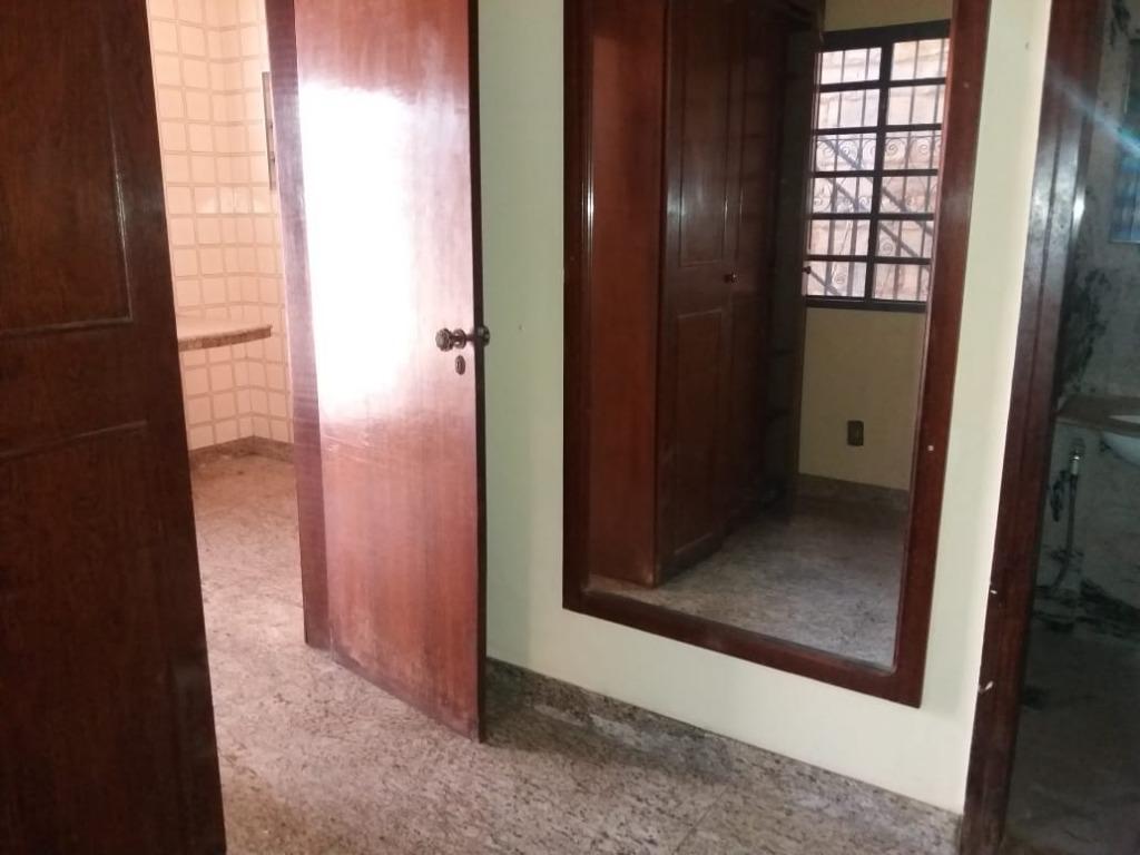 Casa à venda com 3 quartos, 280m² - Foto 9