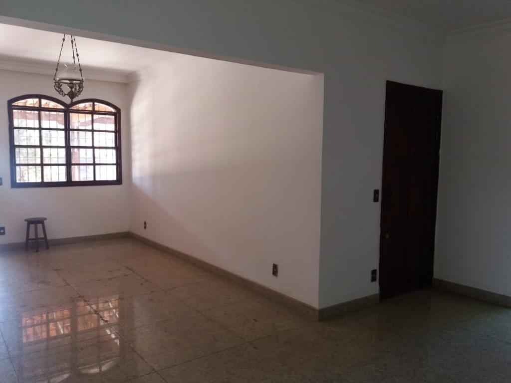 Casa à venda com 3 quartos, 280m² - Foto 4