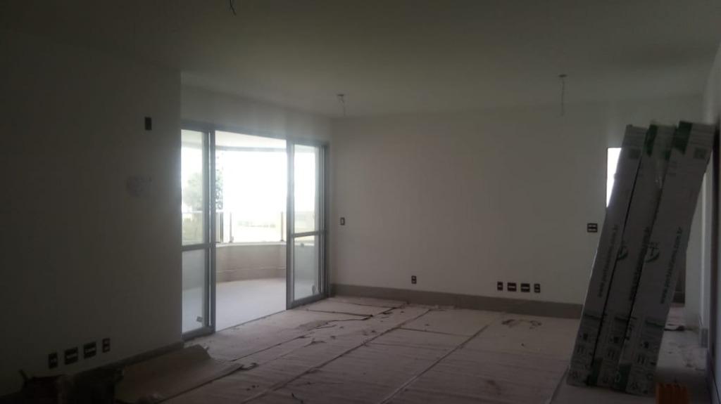 Apartamento à venda com 4 quartos, 145m² - Foto 4