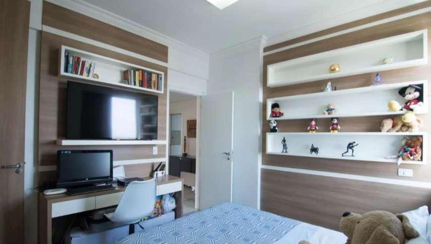 Apartamento à venda com 4 quartos, 216m² - Foto 2