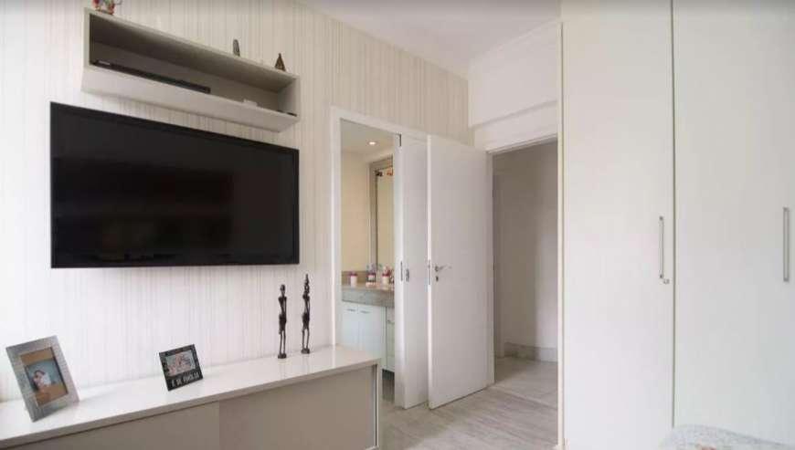 Apartamento à venda com 4 quartos, 216m² - Foto 15