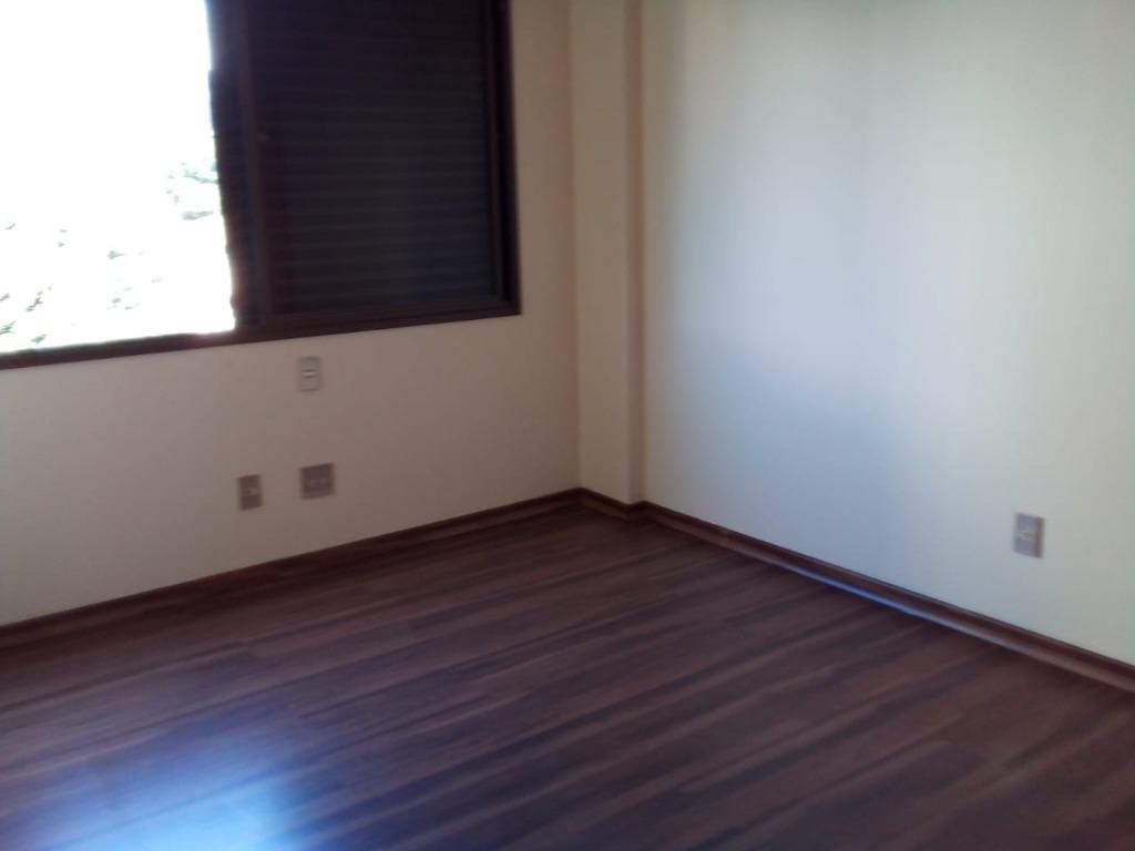 Apartamento à venda com 4 quartos, 190m² - Foto 6