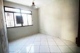 Apartamento à venda com 2 quartos, 70m² - Foto 2