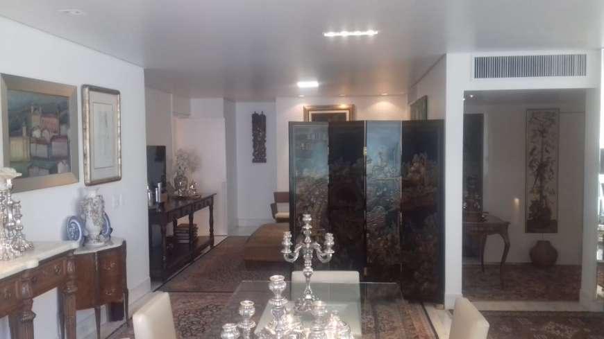 Apartamento à venda com 4 quartos, 236m² - Foto 18