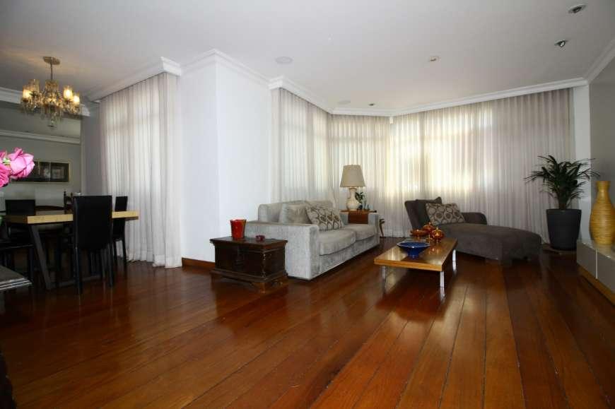 Apartamento à venda com 4 quartos, 180m² - Foto 1